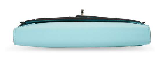 HERMÈS. A BLEU ATOLL EVERCOLOR LEATHER GHILLIES KELLY CLASSIC WALLET WITH PALLADIUM HARDWARE - photo 5