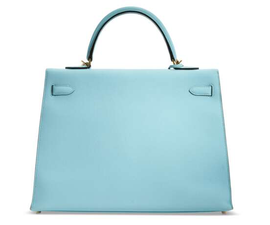HERMÈS. A BLEU ATOLL EPSOM LEATHER SELLIER KELLY 35 WITH GOLD HARDWARE - фото 3
