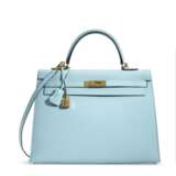 HERMÈS. A BLEU ATOLL EPSOM LEATHER SELLIER KELLY 35 WITH GOLD HARDWARE - photo 6