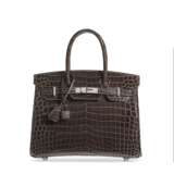 HERMÈS. A SHINY GRAPHITE NILOTICUS CROCODILE BIRKIN 30 WITH PALLADIUM HARDWARE - Foto 6