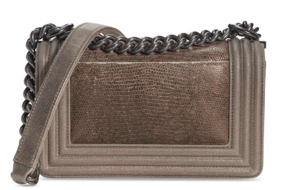 CHANEL. A BRONZE LIZARD & LAMBSKIN LEATHER SMALL BOY BAG WITH RUTHENIUM HARDWARE - photo 3