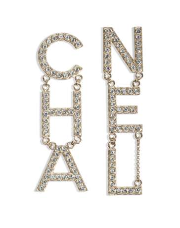 CHANEL. A PAIR OF CRYSTAL & PERMABRASS EARRINGS - photo 1