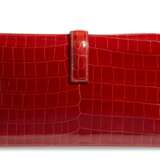 HERMÈS. A SHINY SANGUINE NILOTICUS CROCODILE JIGE ÉLAN - photo 3