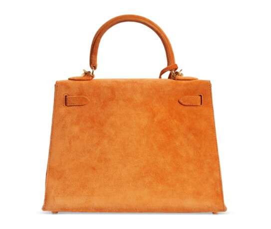 HERMÈS. AN ORANGE H VEAU DOBLIS SELLIER KELLY 25 WITH GOLD HARDWARE - photo 3