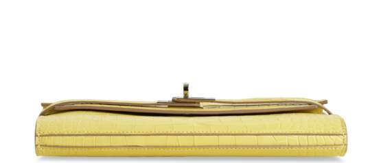 HERMÈS. A MATTE LIME ALLIGATOR KELLY CLASSIC WALLET WITH PALLADIUM HARDWARE - фото 4