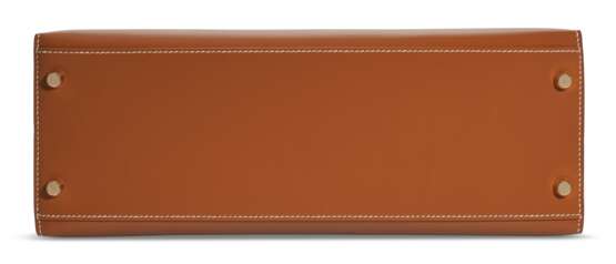 HERMÈS. A NATUREL CHAMONIX LEATHER SELLIER KELLY 32 WITH GOLD HARDWARE - photo 5