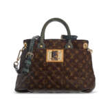 LOUIS VUITTON. A PYTHON & OSTRICH MONOGRAM ÉTOILE EXOTIQUE MM WITH GOLD HARDWARE - Foto 1