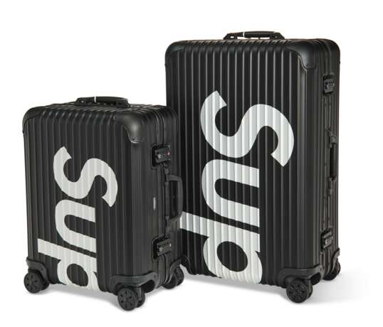 Rimowa X Supreme. A PAIR OF LIMITED EDITION BLACK ALUMINUM SUITCASES - фото 1