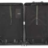 Rimowa X Supreme. A PAIR OF LIMITED EDITION BLACK ALUMINUM SUITCASES - фото 5