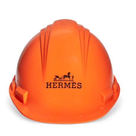 HERMÈS. A CONSTRUCTION HAT - photo 1