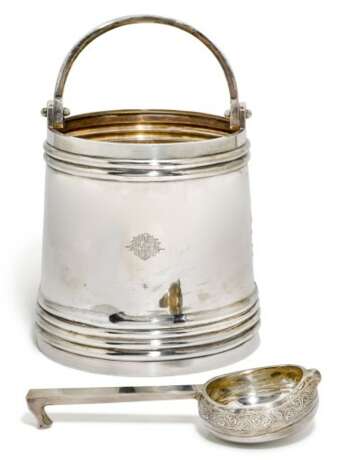 A Russian silver punch bucket and ladle, Peter Loskutov, Moscow, circa 1890 - Foto 2