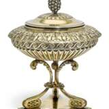 A Russian silver-gilt tazza and cover, Peter Grigoriev, Moscow, 1817 - фото 2