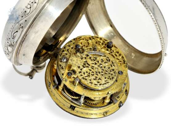 Taschenuhr: außergewöhnliche und hochinteressante Spindeluhr mit Repetition auf Glocke, Isaac Roberdeau No. 260, London um 1690 - photo 7