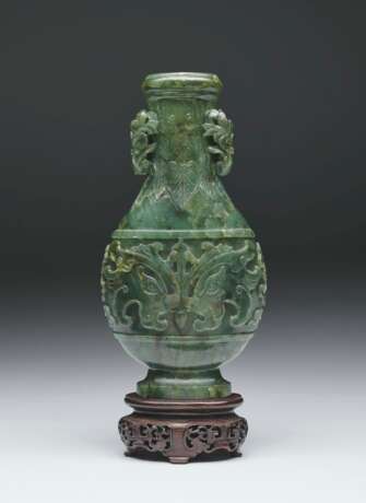 VASE EN JADE VERT EPINARD - photo 1