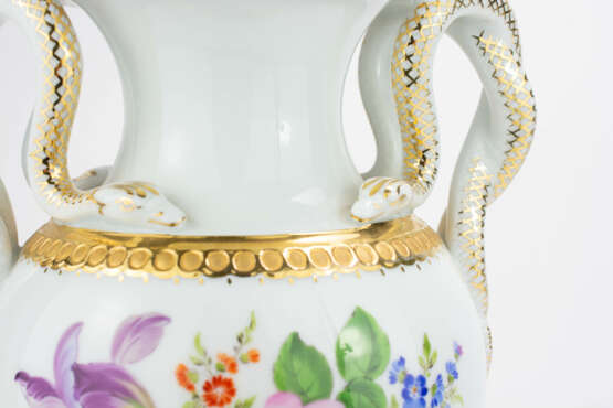 Vase mit Schlangenhenkeln - фото 4