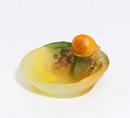 Vide Poche with Snail and Grapes