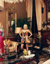 Untitled (Inge and her mother Emma in living room, Mexico City)