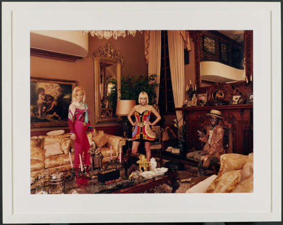Daniela Rossell. Untitled (Inge and her mother Emma in living room, Mexico City) - фото 2