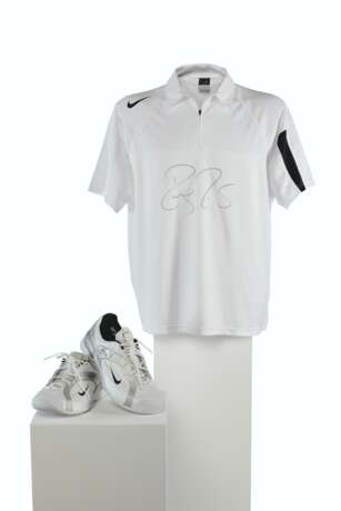 ROGER FEDERER`S CHAMPION SHIRT AND SNEAKERS - photo 1