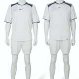 ROGER FEDERER`S CHAMPION SHIRTS AND SNEAKERS - фото 1