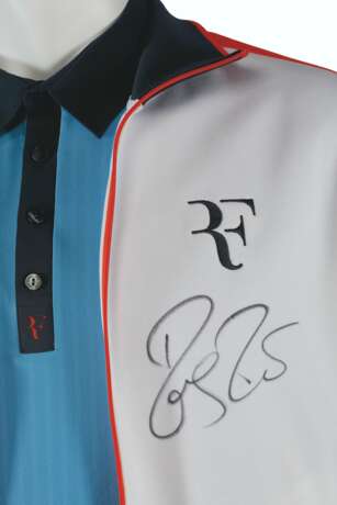 ROGER FEDERER`S CHAMPION OUTFIT AND RACKET - photo 3