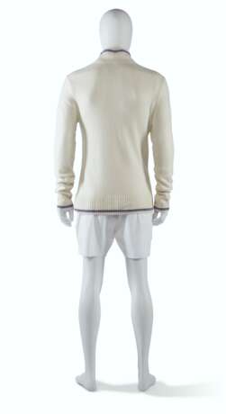 ROGER FEDERER`S CHAMPION CARDIGAN AND RACKET - photo 3