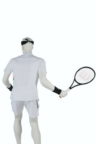 ROGER FEDERER`S CHAMPION OUTFIT AND RACKET - Foto 2