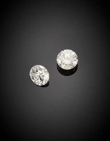 Lot of two round brilliant cut diamonds - photo 1