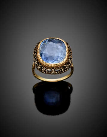 Cushion ct. 13 circa sapphire silver and gold chiseled ring - Foto 1