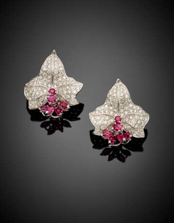 Diamond and ruby white gold leaf earrings - photo 1