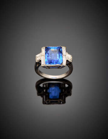 Octagonal ct. 6.30 circa sapphire and baguette diamond platinum ring - Foto 1