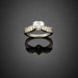 White gold baguette diamond ring centering a ct. 0.90 circa heart shape diamond - photo 1