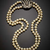Two strand cultured mm 9/9.50 circa pearl necklace with white gold diamond clasp adaptable as brooch - Foto 1