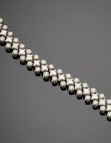 Three row round and carré diamond white gold bracelet - фото 2