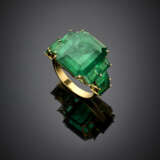 Step cut emerald yellow gold ring - photo 2