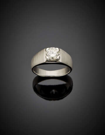 White partly glazed gold ct. 1.20 circa round brilliant cut diamond ring - Foto 1