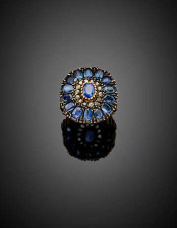 Irregular diamond and oval sapphire silver and 9K gold ring - Foto 1