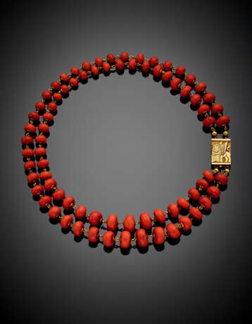 Two strand graduated red coral bead necklace - фото 1