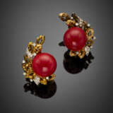 Red coral bead bi-coloured 9K gold earrings accented with small diamonds - фото 1