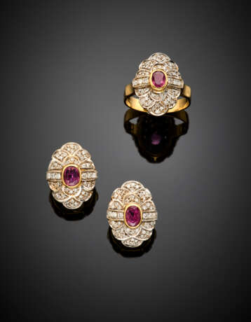 Diamond and ruby bi-coloured gold jewellery set comprising earrings and ring - photo 1
