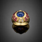 Oval cabochon sapphire with calibré diamond and ruby yellow gold ring - photo 1