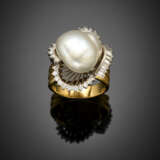 Round and baguette diamond irregular pearl bi-coloured gold ring - photo 1