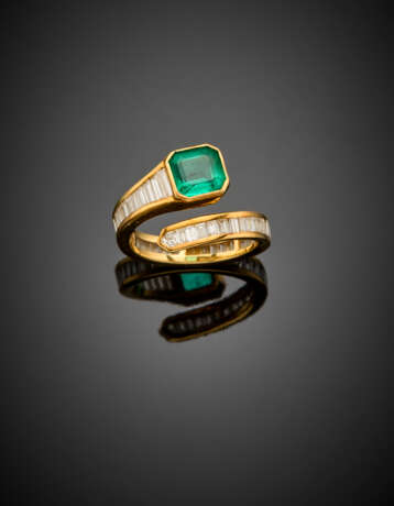 Octagonal ct. 1.35 circa emerald and diamond yellow gold ring - фото 1