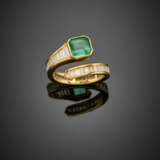 Octagonal ct. 1.35 circa emerald and diamond yellow gold ring - Foto 1