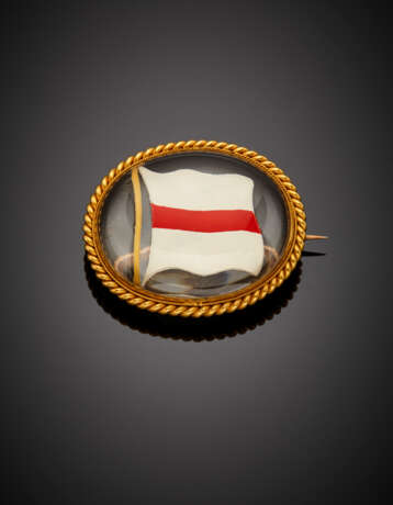 Yellow gold brooch with hyaline quartz doublet with inside carved enamel flag - Foto 1