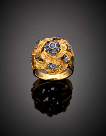 Yellow gold sapphire leaf ring - photo 1