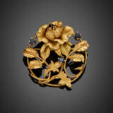 Yellow sabledgold floral brooch accented with sapphires - фото 1