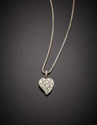 White gold chain with diamond pavé pendant heart