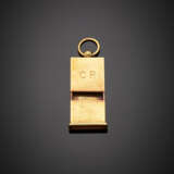 Yellow gold pendant whistle with "CR" inscribed - photo 1