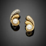 Bi-coloured gold pearl and diamond ear clip with a similar earclip without diamond - Foto 1